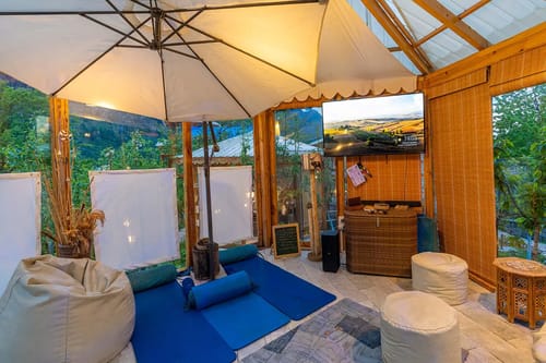 ChaletShanagManali- 4 BR Chalet