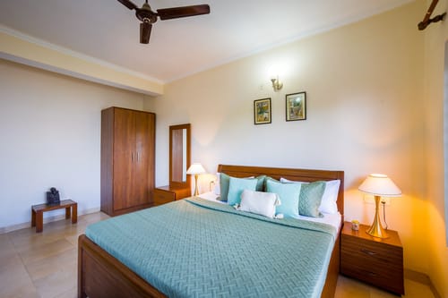 Pine View Cottage | Pet-friendly 3-BHK Himalayan Retreat with Scenic Sit-Out Areas