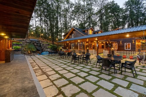 The Woods: Pine Villa