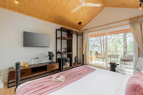  Sirmour Baag Rose | Cosy Pet-friendly Hill Cottage With Balcony, Common Garden & Restaurant 