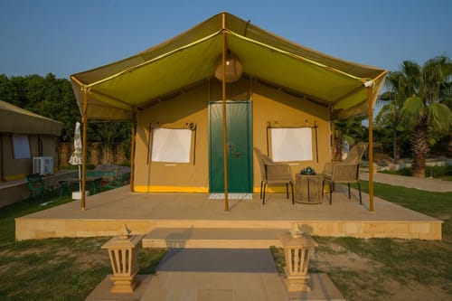 Kaimalgarh Farmstay | Pet–friendly 5-BHK Retreat With Pond, Private Pool, Gazebo & Garden