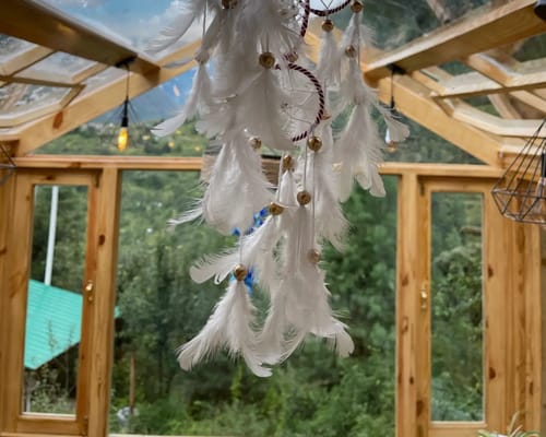 A Cozy Wooden Cabin & Attic | Itsy Bitsy