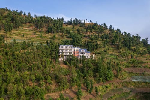 The Mohru Estate - Chail w/ Heated Pool