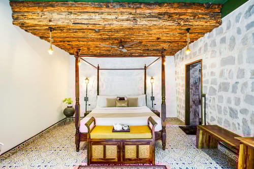 Granny’s Den | 1- Pet-friendly Suite With Jacuzzi, Shared Pool, Restaurant & Gazebo by the River