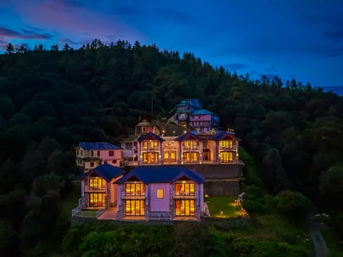 Himalayan Escape Calmara Cottage | 1 Hillside with Bathtub, Kitchenette, Shared Garden, Terrace & Views