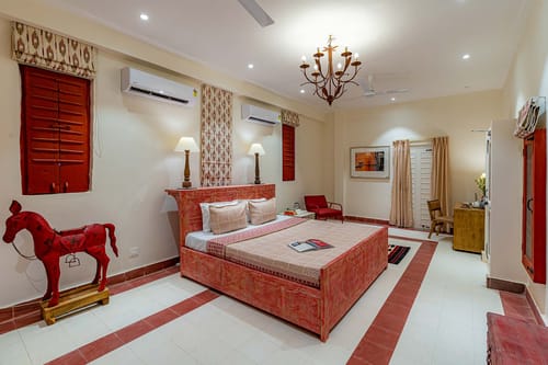 Khohar Haveli - Gurgaon W/ Breakfast Included