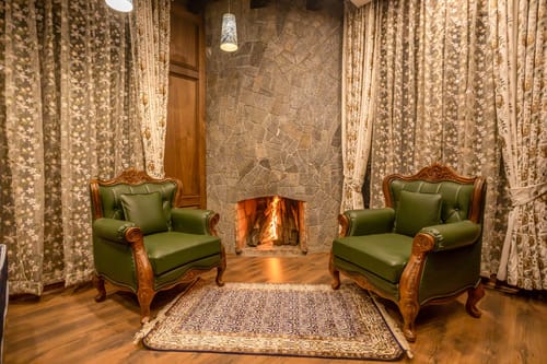 Suite Room @ Frozen Fall - Tangmarg w/ Breakfast Included