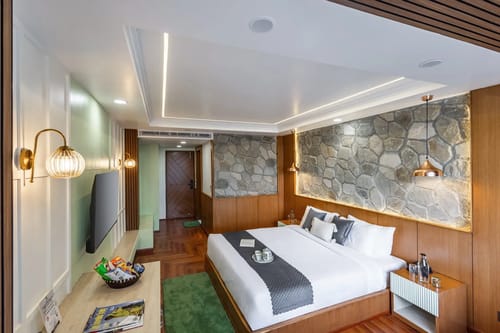 Evaara Woods Ridge | 3-BHK Hideaway With Common Balcony & Garden