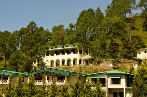 GlenBrook Estate | Hillside 1-BHK Suite & 1 Cottage with Gazebo, Restro & Lounge Area Near Waterfall