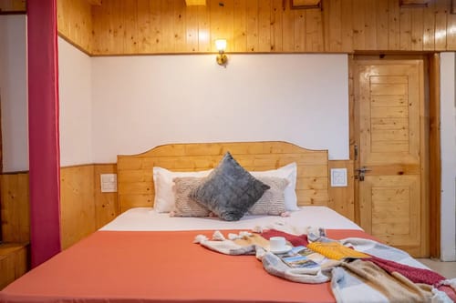 Jibhi Peaks Duplex Cottage With A Hot Tub