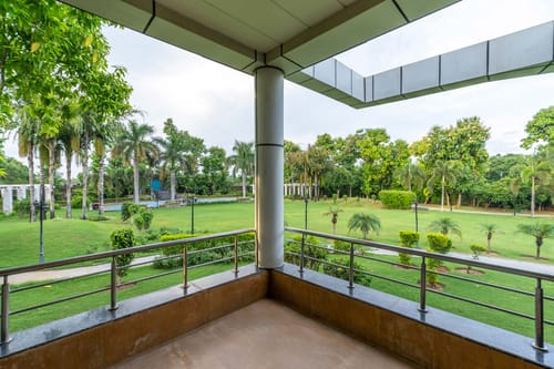 Wandering Vines W/Indoor Pool - Sohna