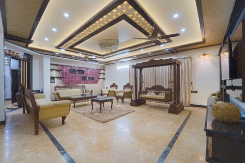 Royal Valora | Charming 5-BHK Villa With Garden, Lounge Area & Modern Comforts |  near Gundamagere Lake