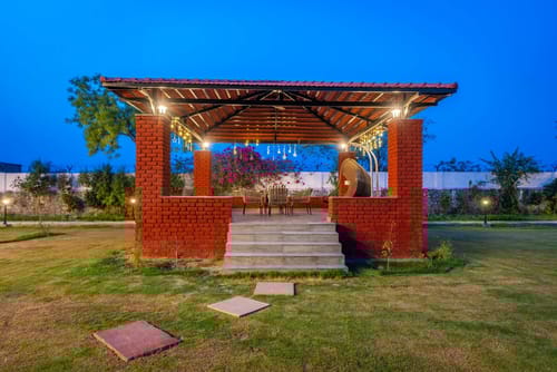 The Mira House w/ Pool