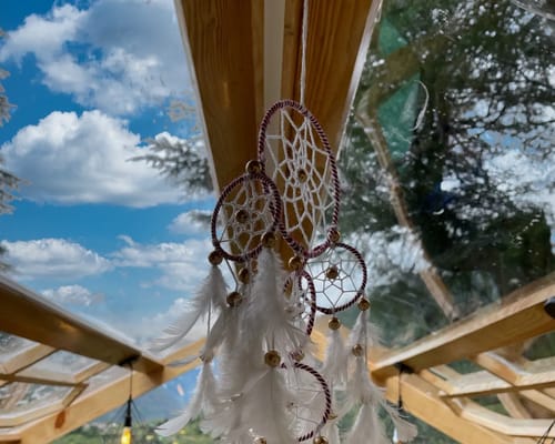 A Cozy Wooden Cabin & Attic | Itsy Bitsy