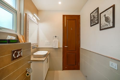 Konifer Wild Fern | Hilltop 2-BHK Retreat with Scenic Views, Shared Garden & Outdoor Seating Space