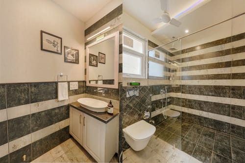 Konifer Wild Fern | Hilltop 2-BHK Retreat with Scenic Views, Shared Garden & Outdoor Seating Space