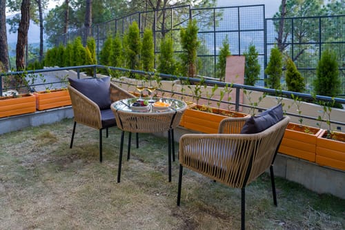 Sirmour Baag Scarlet | A Hillside Pet-Friendly Cottage With Restro & Garden