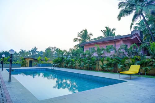 Veera Marina | Charming 3-BHK Apt Near Candolim Beach With Common Pools & Lift