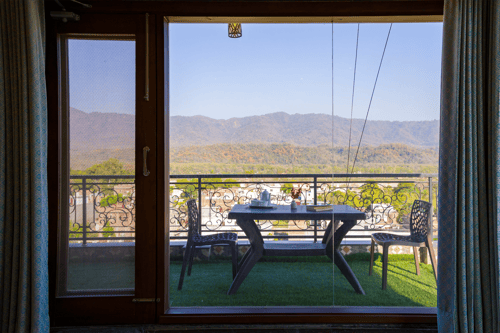 BYDM The Sky Heaven | Charming Pet-friendly 4-BHK Penthouse 15 Min from Triveni Ghat With Balcony, Bar & Lift