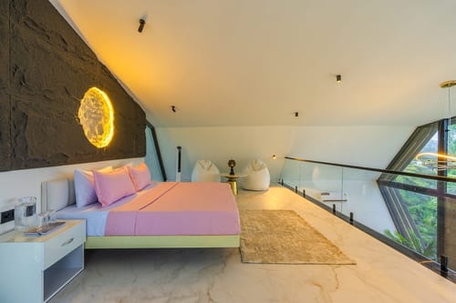 Luna Nova W/ Outdoor Pool - Ranikhet