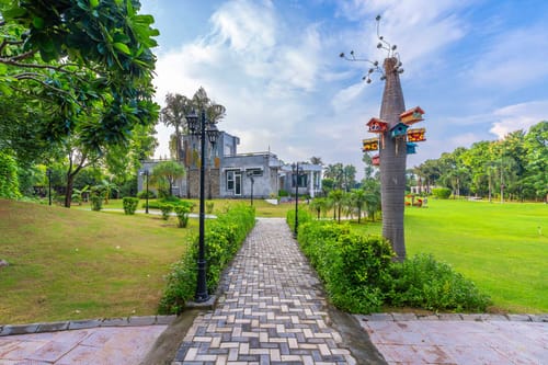 Saturn @ Wandering Vines W/ Indoor Pool - Sohna