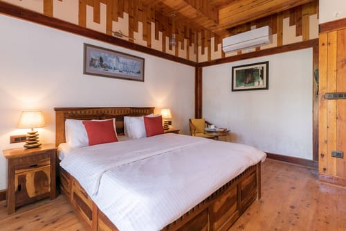 Mist @ Cottage On The Lake