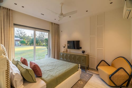 Barton Estate w/ Outdoor Pool - Manesar