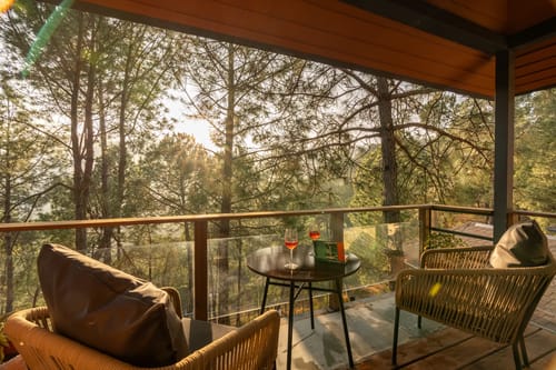  Sirmour Baag Rose | Cosy Pet-friendly Hill Cottage With Balcony, Common Garden & Restaurant 