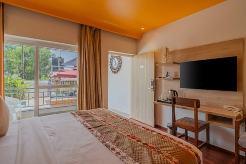 Gracias Seaora | Pet-friendly Retreat With Bathtub, Common Pool, & Restro, Close to Ashwem Beach