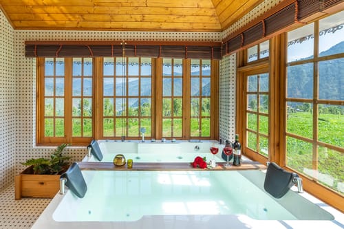 The Oakridge W/ Jacuzzi