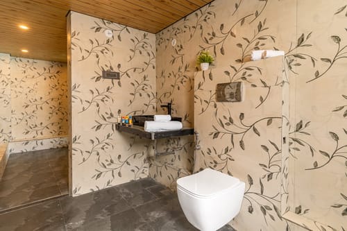 Edena @ Rissaca Crown