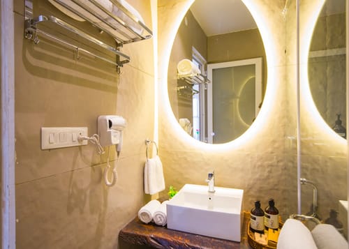 Sirmour Baag Cherry | A Pet-Friendly Cottage With Balcony, Common Garden & Restaurant