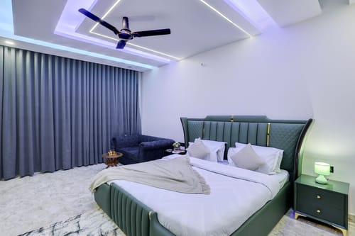 Amaltas | 4 BHK Countryside Hideaway With Pvt Pool, Lush Garden & 360 Aravalli Views