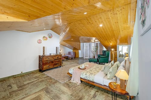 Alpenglow | Pet-friendly 3-BHK Hillside Villa With Garden & Scenic views