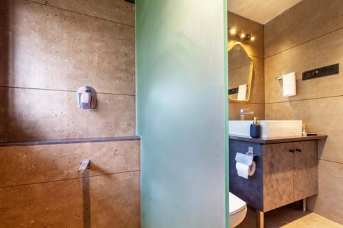 Waterway Retreat - Wada