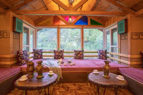 Suroor w/ Central Heating - Tangmarg