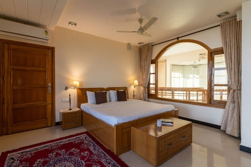 PleasantVille - Nahan