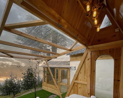 A Cozy Wooden Cabin & Attic | Itsy Bitsy