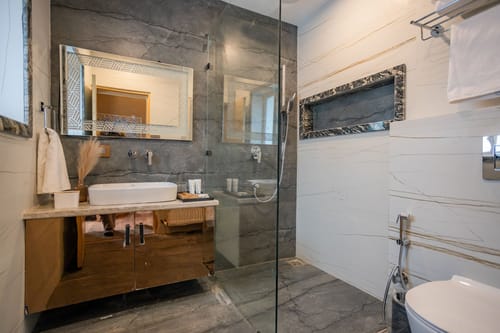 Frozen Fall @ Dewdrop Cottages