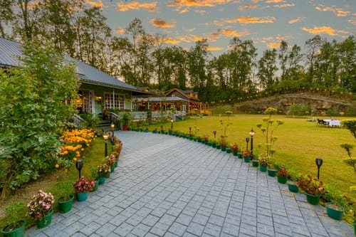 The Woods: Pine Villa