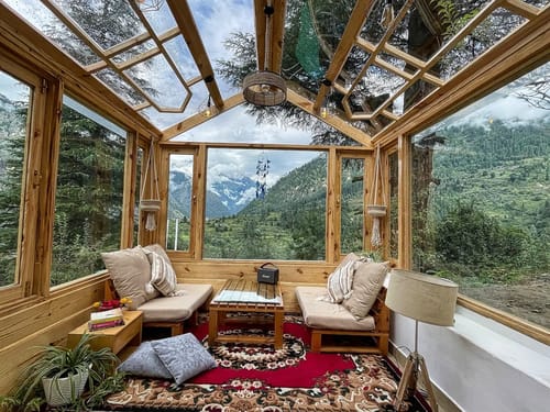 A Cozy Wooden Cabin & Attic | Itsy Bitsy