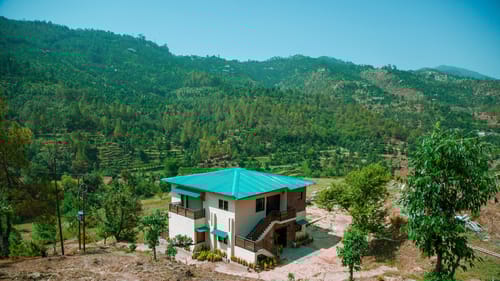 GlenBrook Estate | Hillside 1-BHK Suite & 1 Cottage with Gazebo, Restro & Lounge Area Near Waterfall