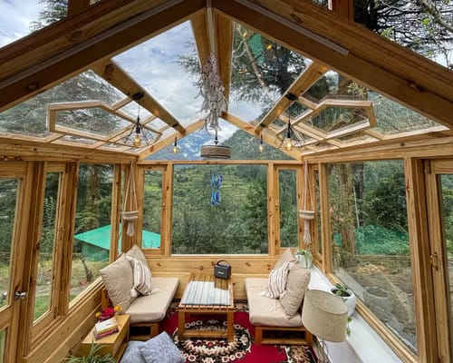 A Cozy Wooden Cabin & Attic | Itsy Bitsy