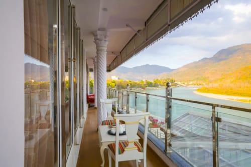 Tranquil 2-BHK Villa by Ganges, 5 Mins from Triveni Ghat