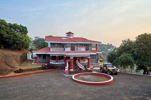 Cliffhanger Solitude - Gaganbawada