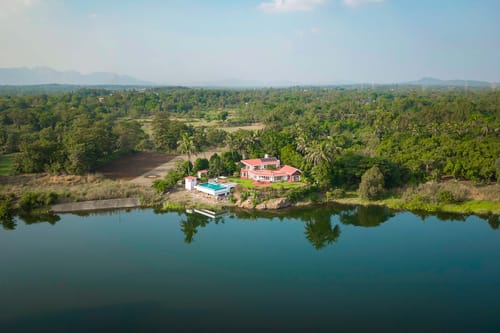 Waterway Retreat - Wada