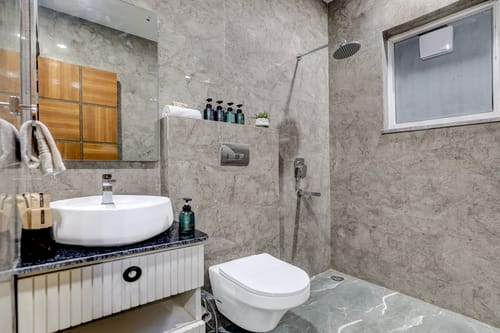 Amaltas | 4 BHK Countryside Hideaway With Pvt Pool, Lush Garden & 360 Aravalli Views