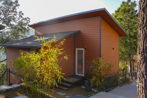 Sirmour Baag Merlot | Hillside Pet-friendly Cottage With Jacuzzi, Balcony & Restaurant