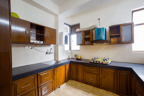 Kasauli Woods Cottage | Hillside 3-BHK Retreat With Outdoor Lounge, Balcony & Scenic Views