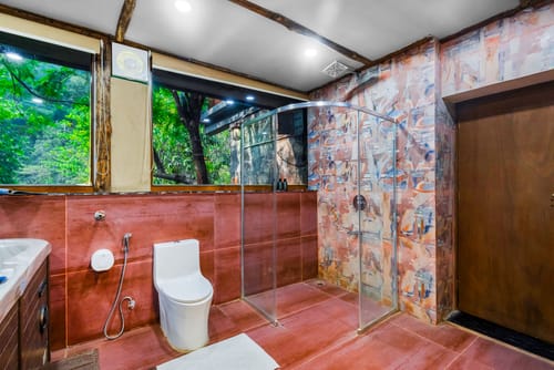 Granny’s Den | 1- Pet-friendly Suite With Jacuzzi, Shared Pool, Restaurant & Gazebo by the River